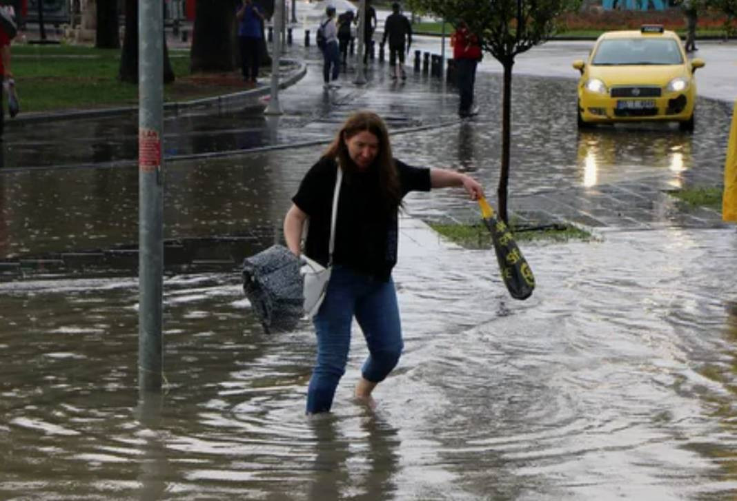 Gök gürültülü sağanak geliyor! Meteoroloji il il sıraladı. Bu saatlere dikkat - Resim: 18
